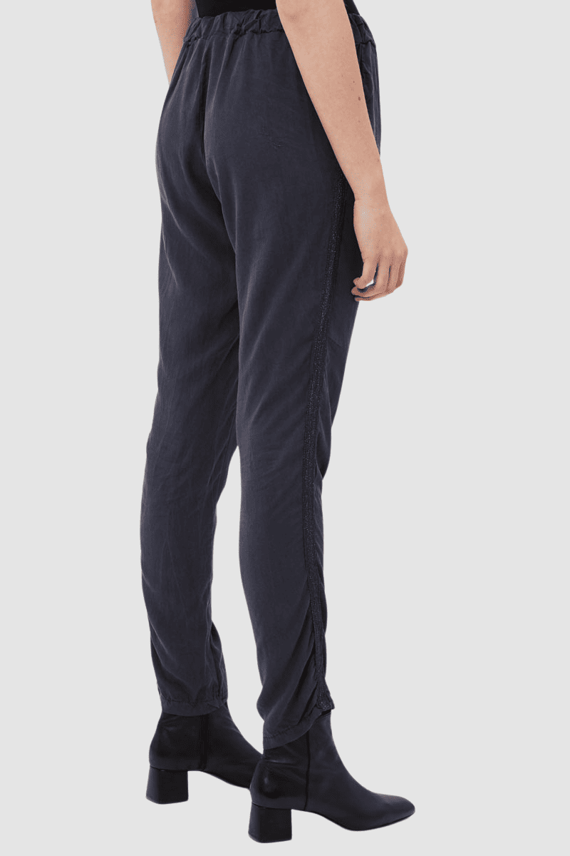 Pantalón jogger mujer, pants, pantalón fluido, tiro alto, cintura elástica ajustable, fit recto, tejido ligero y cómodo, color negro, talla S, look casual u oficina, blusas o botines, versatilidad, más colores ✅Entrega 24/48h