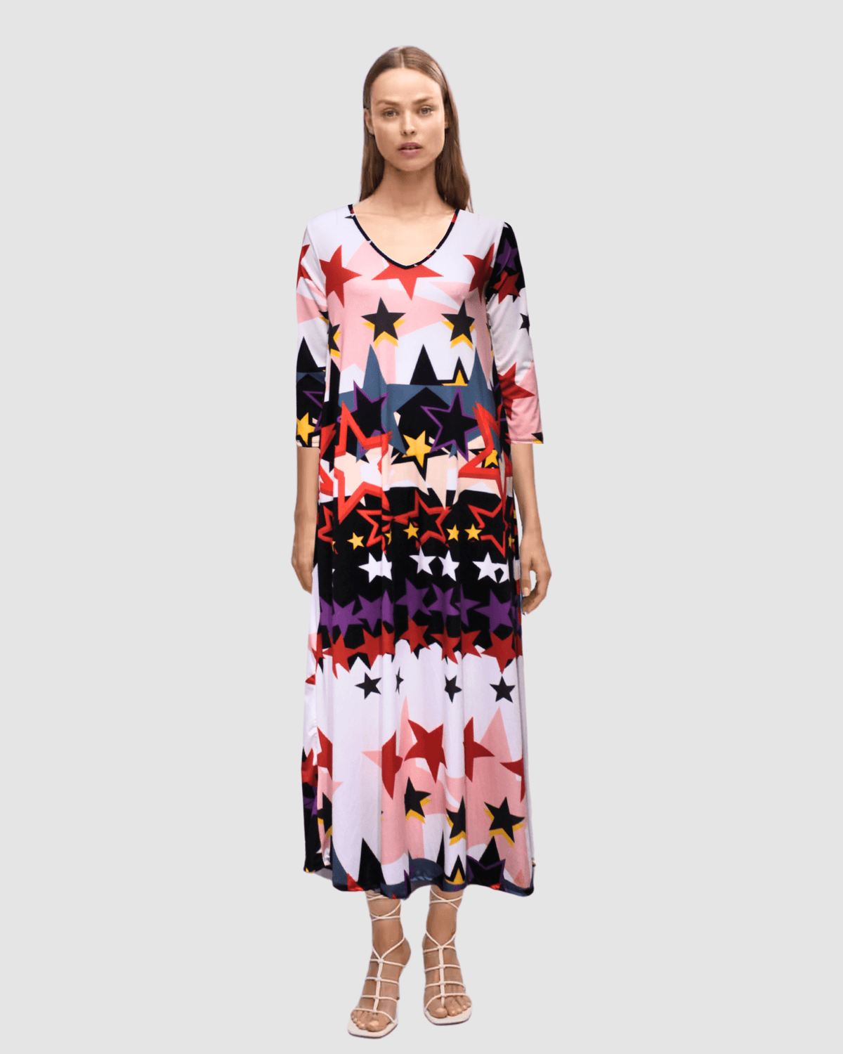Vestido largo mujer, dress maxi, estampado estrellas multicolor, escote V, manga tres cuartos, corte fluido, tela suave, estilo versátil, disponible en rosa, talla S, favorecedor y cómodo ✅Entrega 24/48h