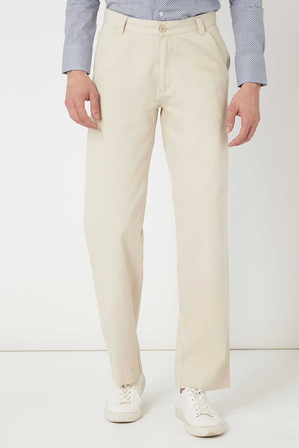 Pantalón recto hombre, estilo casual, algodón ligero, bolsillos laterales, corte clásico, ideal oficina y diario, talla 38 disponible, color blanco, cómodo y versátil, entrega rápida ✅Entrega 24/48h