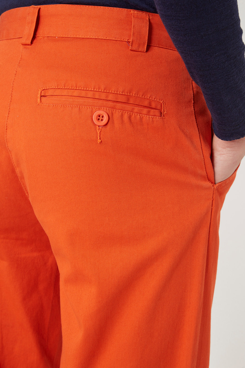 Pantalón recto casual hombre, estilo clásico, algodón suave, bolsillos laterales, fit cómodo, ideal día a día, color naranja, talla 38 disponible, look versátil oficina, fácil combinar ✅Entrega 24/48h