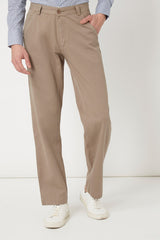 Pantalón recto casual, trousers, algodón, bolsillos laterales, corte clásico, color marrón, ligero y cómodo, ideal oficina o diario, fácil de combinar, talla 38 disponible, elegante y versátil ✅Entrega 24/48h