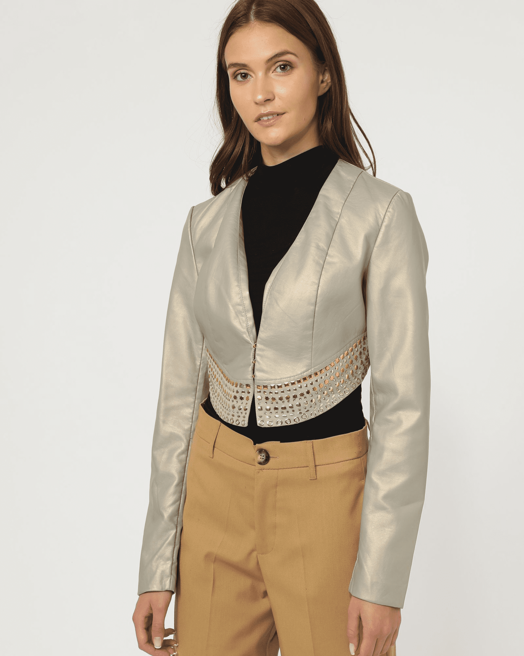Chaqueta corta ecopiel mujer, blazer calados elegancia urbana, acabado brillante, corte crop, ideal looks formales y casuales, color plata, talla L, ligera y versátil ✅Entrega 24/48h