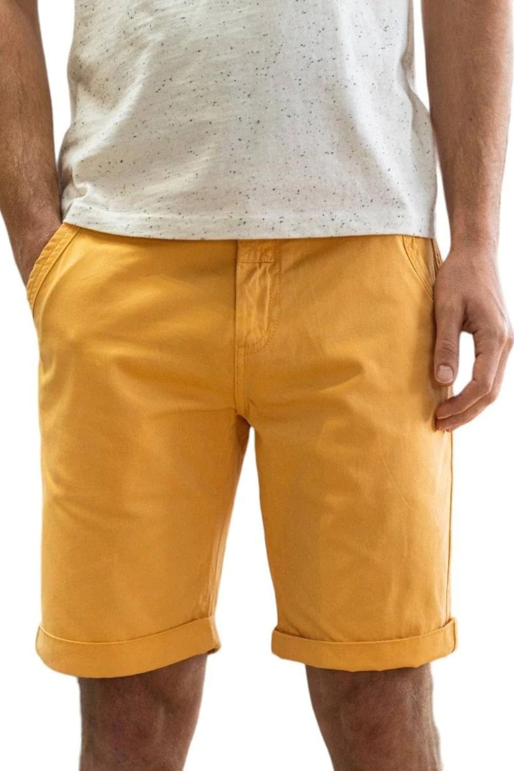 Shorts mujer casual urbano, bermuda, pantalón corto tela ligera, modelo clásico, algodón, color amarillo, cómodo, versátil, ideal días cálidos, talla S, combina fácilmente blusas o camisas ✅Entrega 24/48h