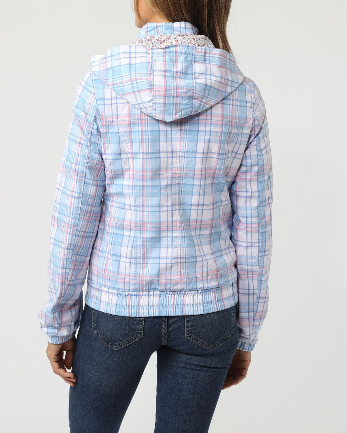 Cazadora mujer, jacket, chaqueta cuadros, manga larga, capucha extraíble, cierre cremallera, bolsillos delanteros, diseño casual, estilo juvenil, talla L, color azul pastel, ligera, cómoda, ideal entretiempo ✅Entrega 24/48h