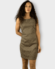 Vestido entallado recto, dress sin mangas, tejido textura, cuello redondo, cierre cremallera trasera, forro integrado, color marrón, talla S, cómodo elegante versátil, outfit ideal día o noche, ✅Entrega 24/48h