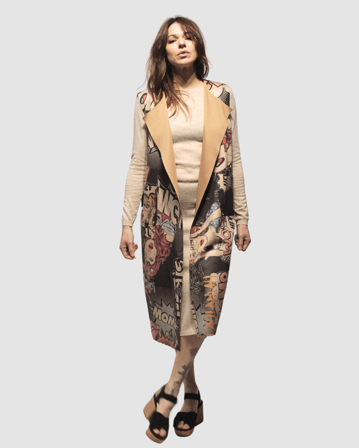 Chaleco largo mujer sin mangas, diseño pop art, moderno, multicolor, corte recto, ligero, versátil, ideal eventos urbanos, combina jeans, botas, talla S, cómodo, personalidad única ✅Entrega 24/48h