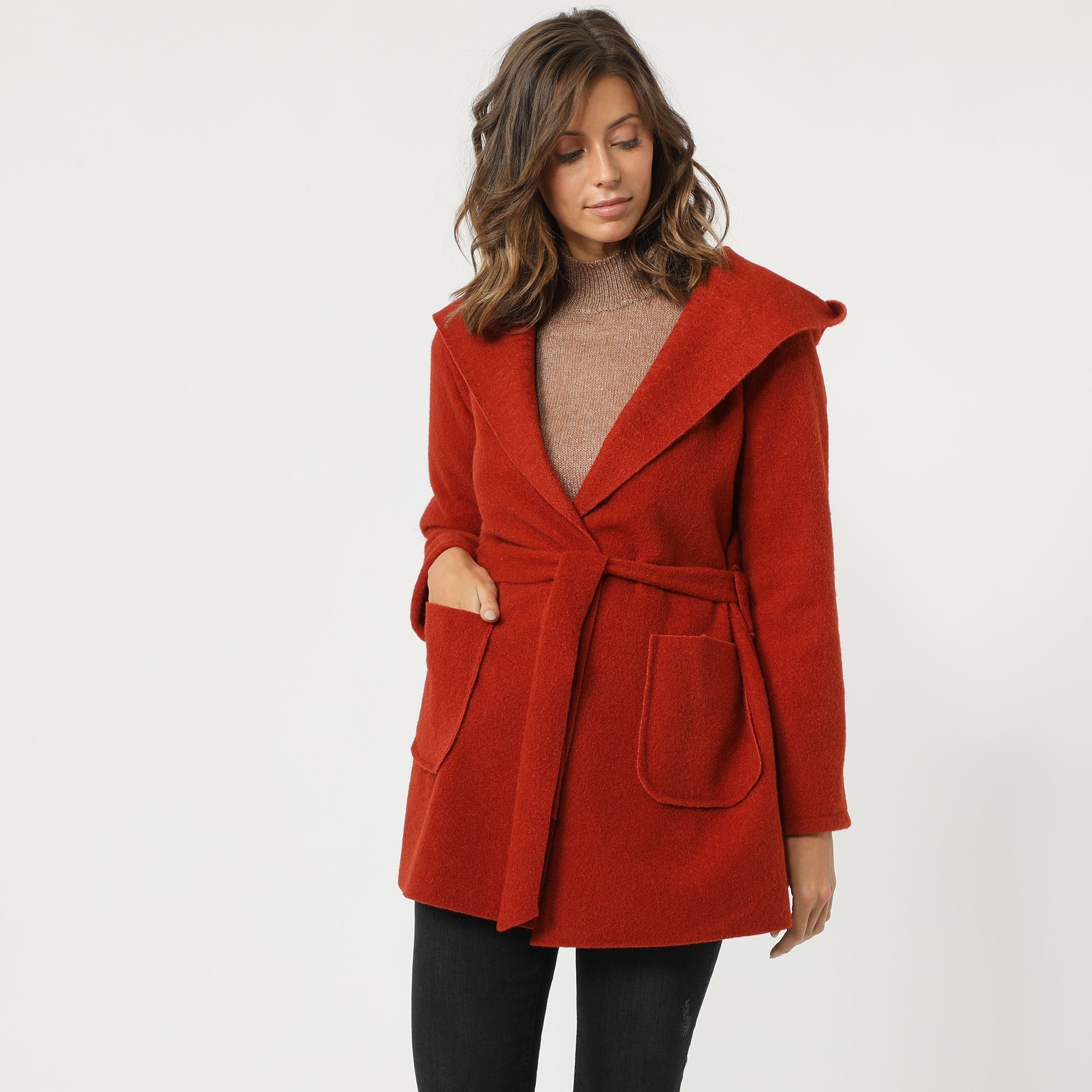 Abrigo mujer afelpado liso, chaqueta con capucha, cinturón ajustable, bolsillos frontales, diseño moderno, tejido cálido, color naranja, talla L, ideal otoño invierno, look casual elegante ✅Entrega 24/48h
