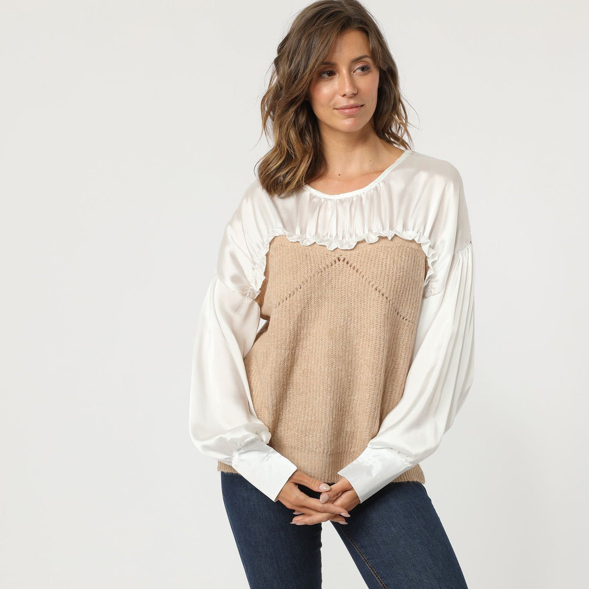 Jersey mujer blusa suéter, diseño efecto camisa, mangas largas satinadas, volantes, corte relaxed, estilo casual elegante, color beige, talla única, cómodo y versátil ✅Entrega 24/48h