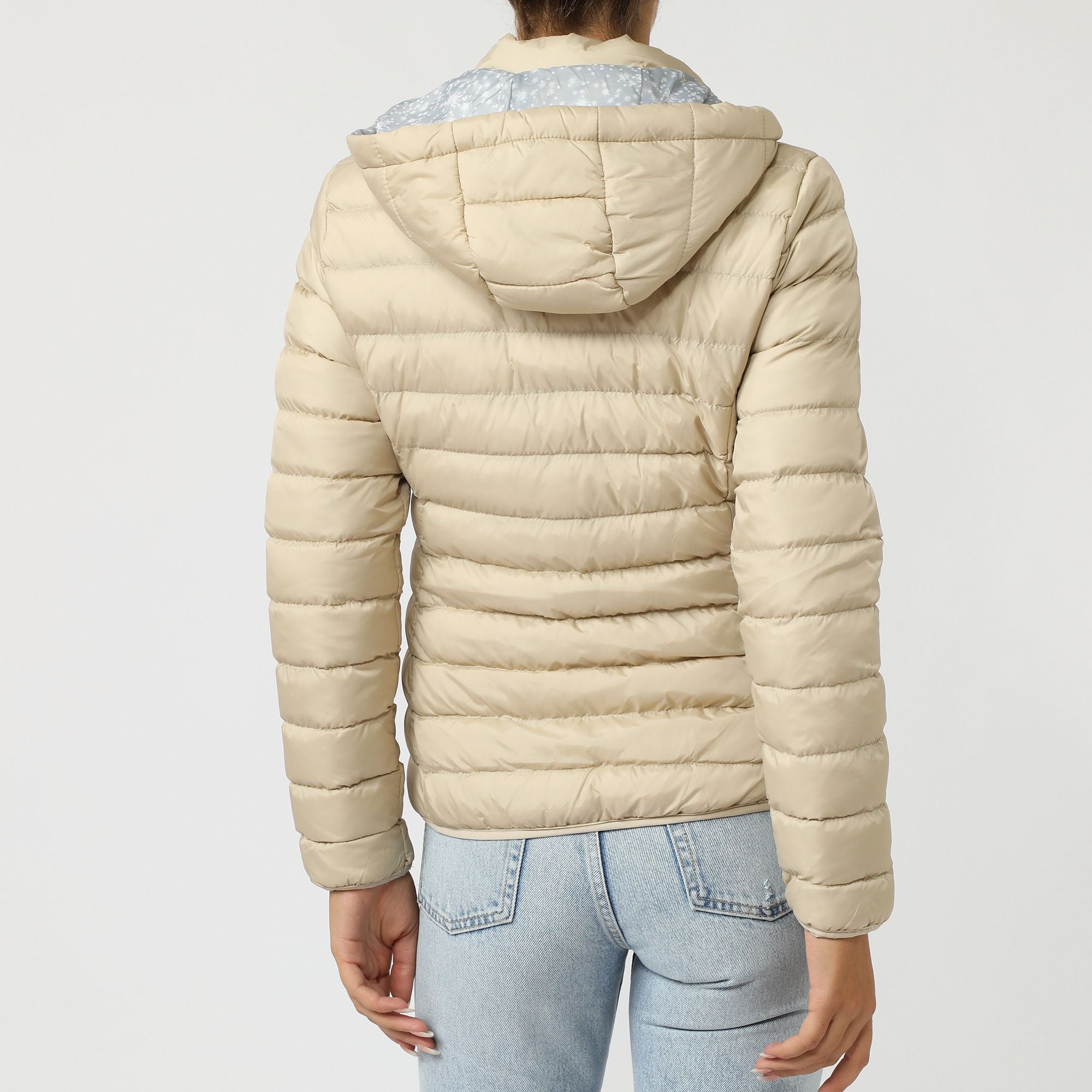 Chaqueta acolchada mujer, jacket, abrigo ligero, capucha fija, diseño bicolor, estilo deportivo, cierre frontal, cómoda, cálida, color beige y rojo, talla L, ideal looks urbanos, fácil de combinar, tendencia otoño/invierno ✅Entrega 24/48h