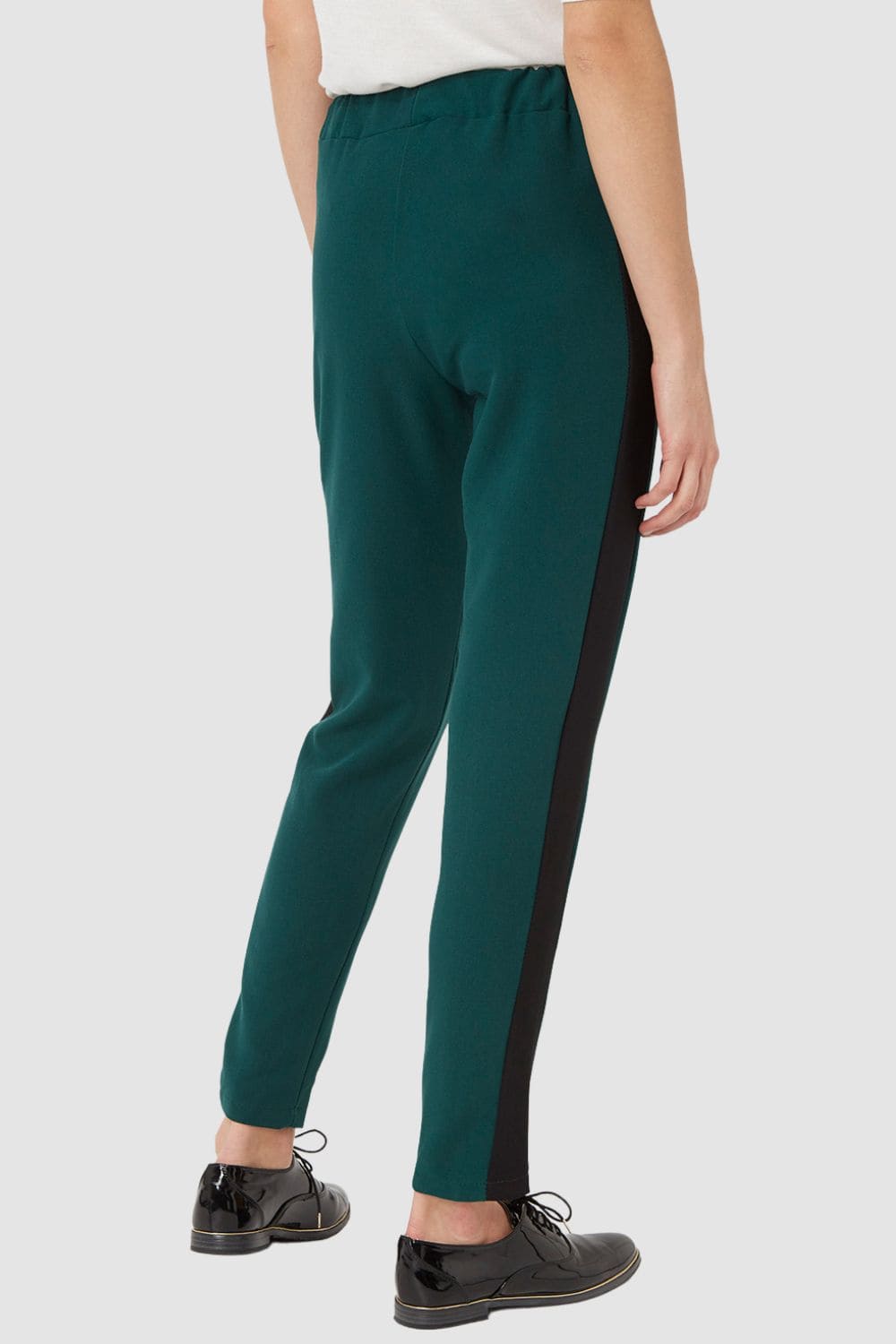 Pantalón formal mujer, pantalones rectos tiro medio, tela suave, detalles laterales en contraste, look moderno, elegante y cómodo, ideal oficina y urbano, color verde, talla S disponible ✅Entrega 24/48h