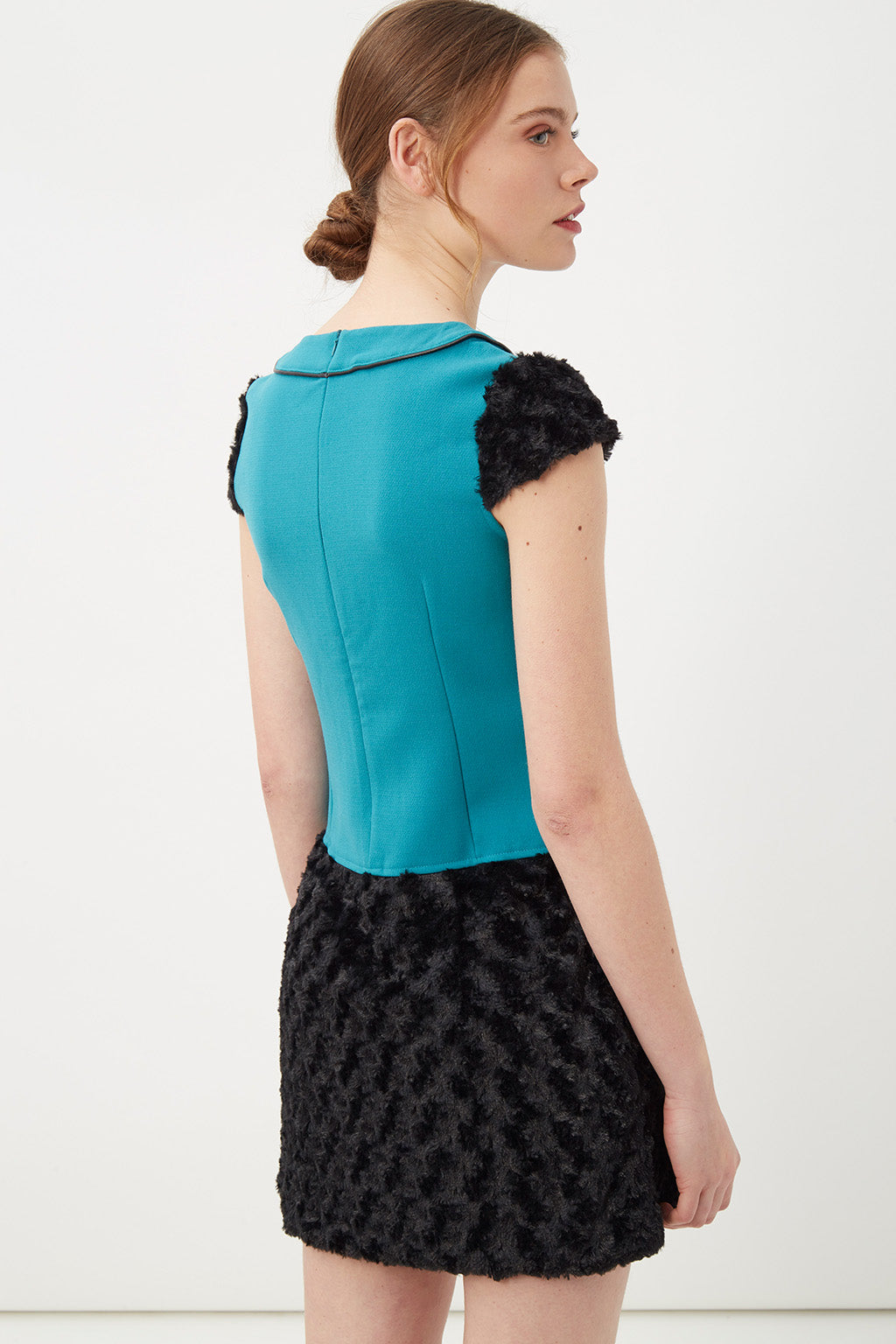 Blusa estructurada mujer, top moderno, manga corta, ribete contraste, tejido suave de alta calidad, corte recto elegante, azul, talla 36, look sofisticado y versátil para eventos ✅Entrega 24/48h