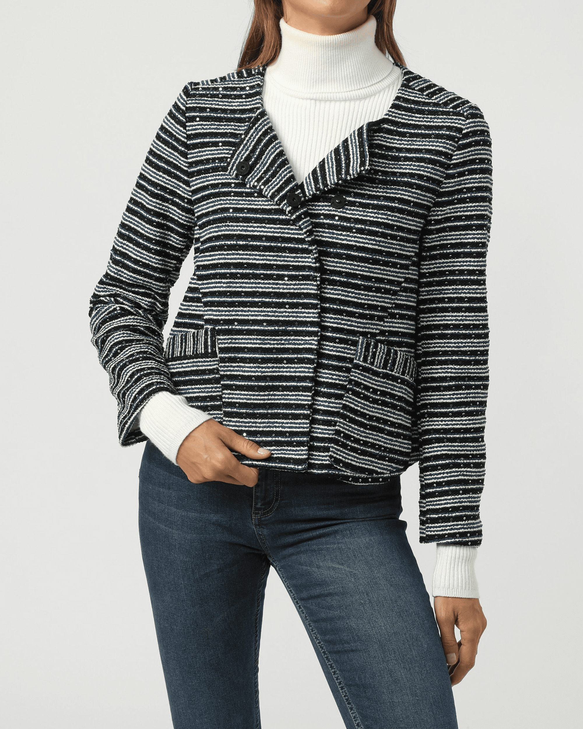 Chaqueta tweed mujer, blazer, abrigo corto, diseño rayas blanco y negro, ajuste recto, bolsillos frontales, tejido suave, elegante, talla L, ideal oficina o casual, versátil, cómoda, moderna ✅Entrega 24/48h