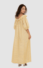 Vestido largo de rayas con hombros descubiertos