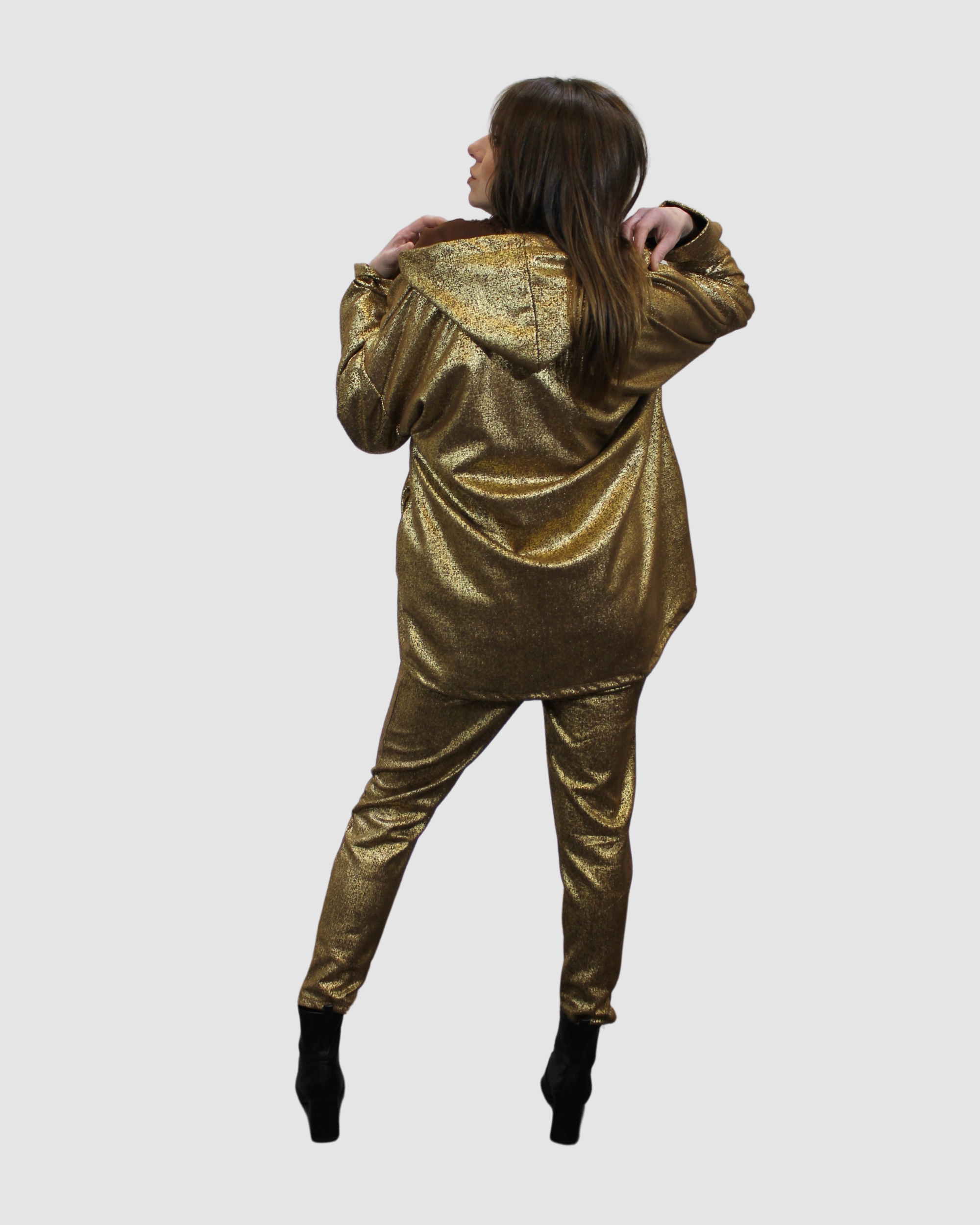 Conjunto metalizado mujer chaqueta oversize pantalón efecto serpiente, diseño urbano, capucha, bolsillos, cremallera, cordón ajustable, colores negro/rojo dorado, talla S, cómodo moderno versátil ✅Entrega 24/48h