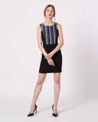 Vestido ajustado dress outfit diseño pedrería frontal tejido sintético cuello redondo sin mangas cremallera trasera estilo elegante moderno color negro talla L cómodo favorecedor look noche ✅Entrega 24/48h