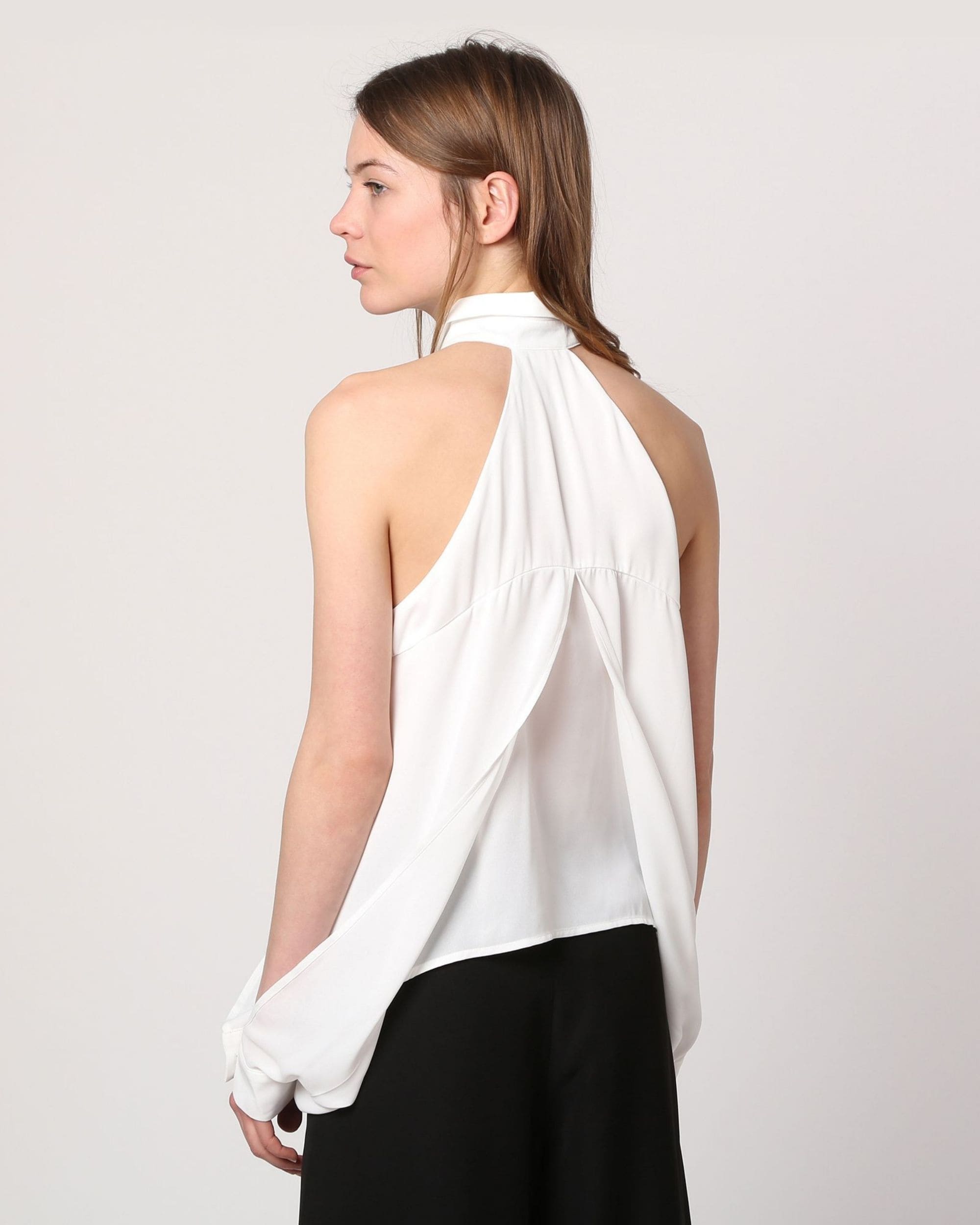 Blusa mujer fluida hombros descubiertos camisa halter manga vuelo viscosa blanca XS fresca versátil elegante tendencia camisera verano ligera ✅Entrega 24/48h