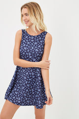 Vestido corto casual evasé sin mangas azul marino floral summer dress outfit ligero fresco cómodo chic ideal L ocasiones urbanas y eventos informales fácil combinar ✅Entrega 24/48h