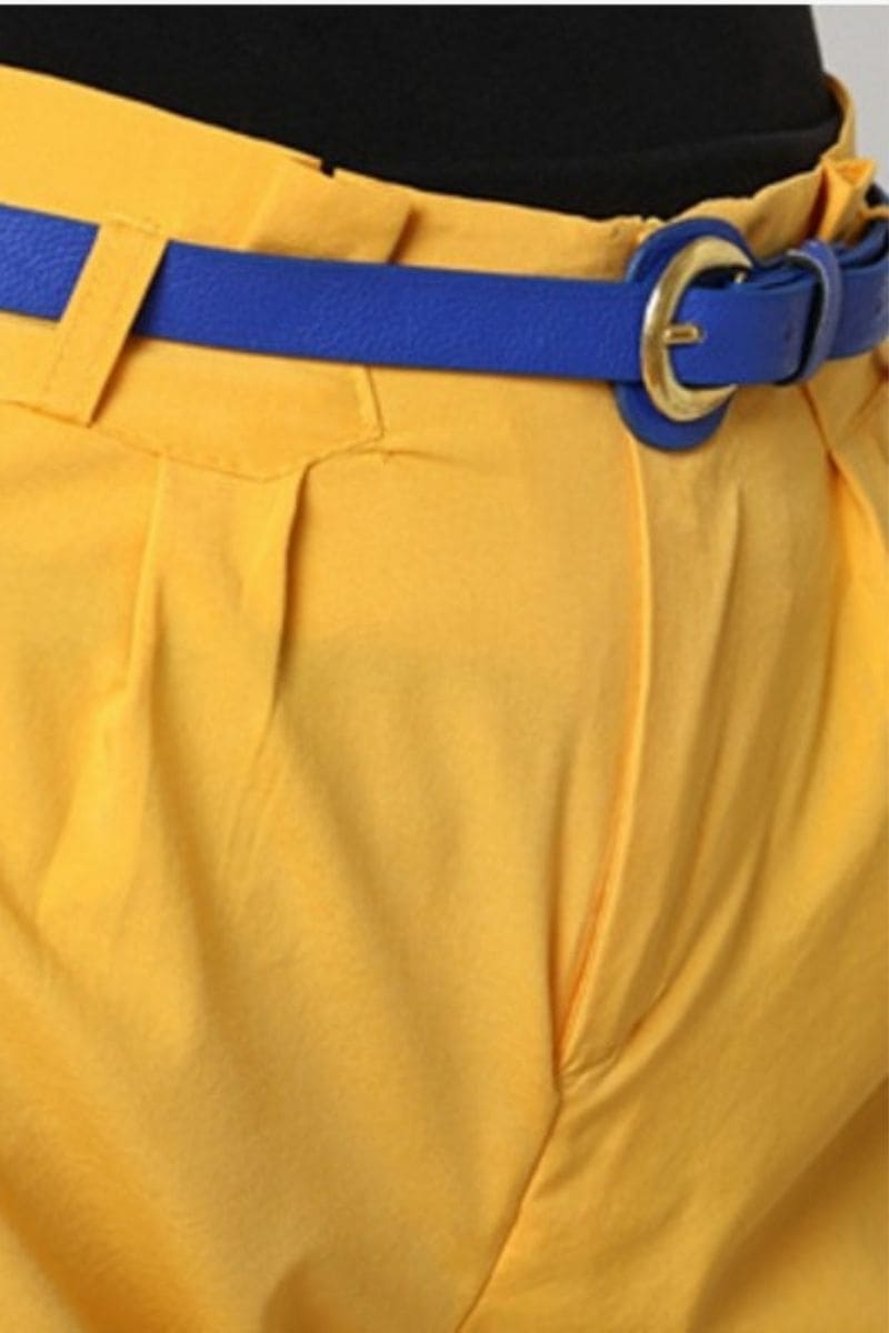 Short chino mujer, bermuda, modelo Sense 7681, cinturón extraíble, bolsillos decorativos, cierre cremallera y botón, estilo casual, talla S, cómodo y versátil, color amarillo, outfit moderno ✅Entrega 24/48h