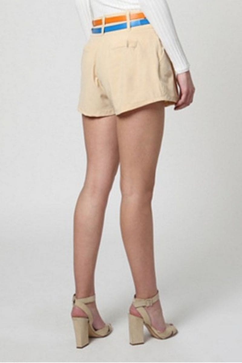 Short femenino, short evasé, diseño con cinturón extraíble, cierre cremallera y botón, bolsillos decorativos, estilo casual, color beige, talla S, ideal para outfits modernos y cómodos ✅Entrega 24/48h