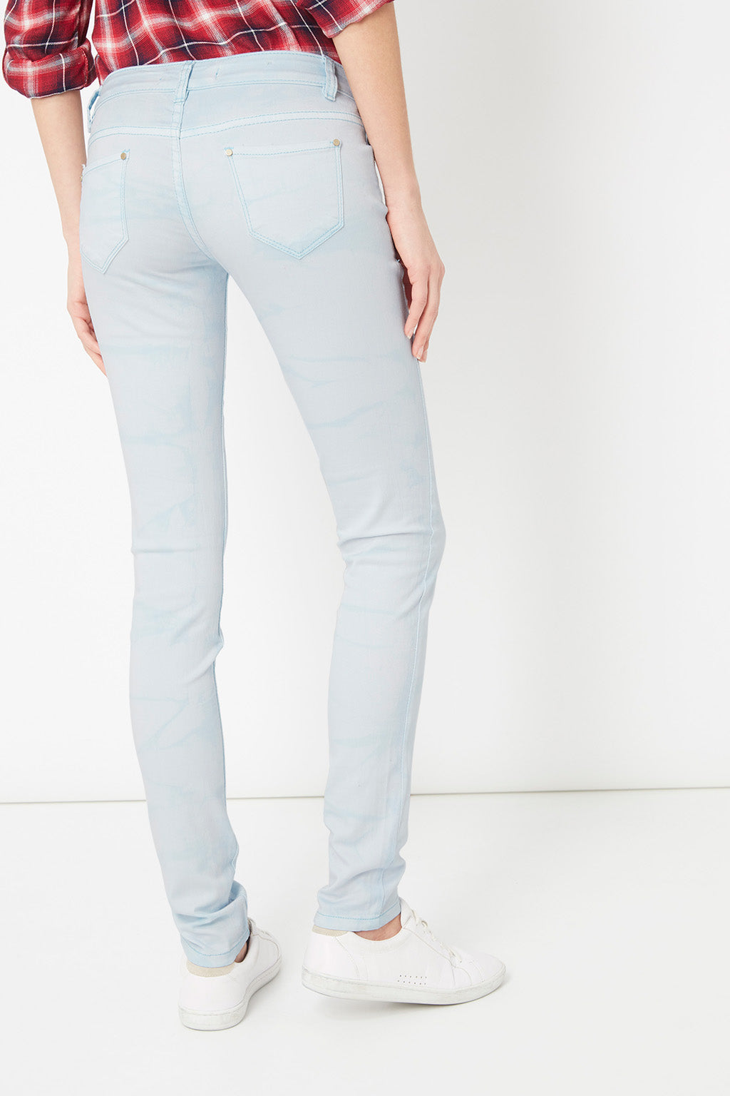 Jeans skinny mujer, pantalón pitillo mezclilla, denim suave, tiro medio, diseño clásico, bolsillos traseros, azul claro, look urbano, fresco y moderno, disponible en talla 34, cómodo y versátil✅Entrega 24/48h