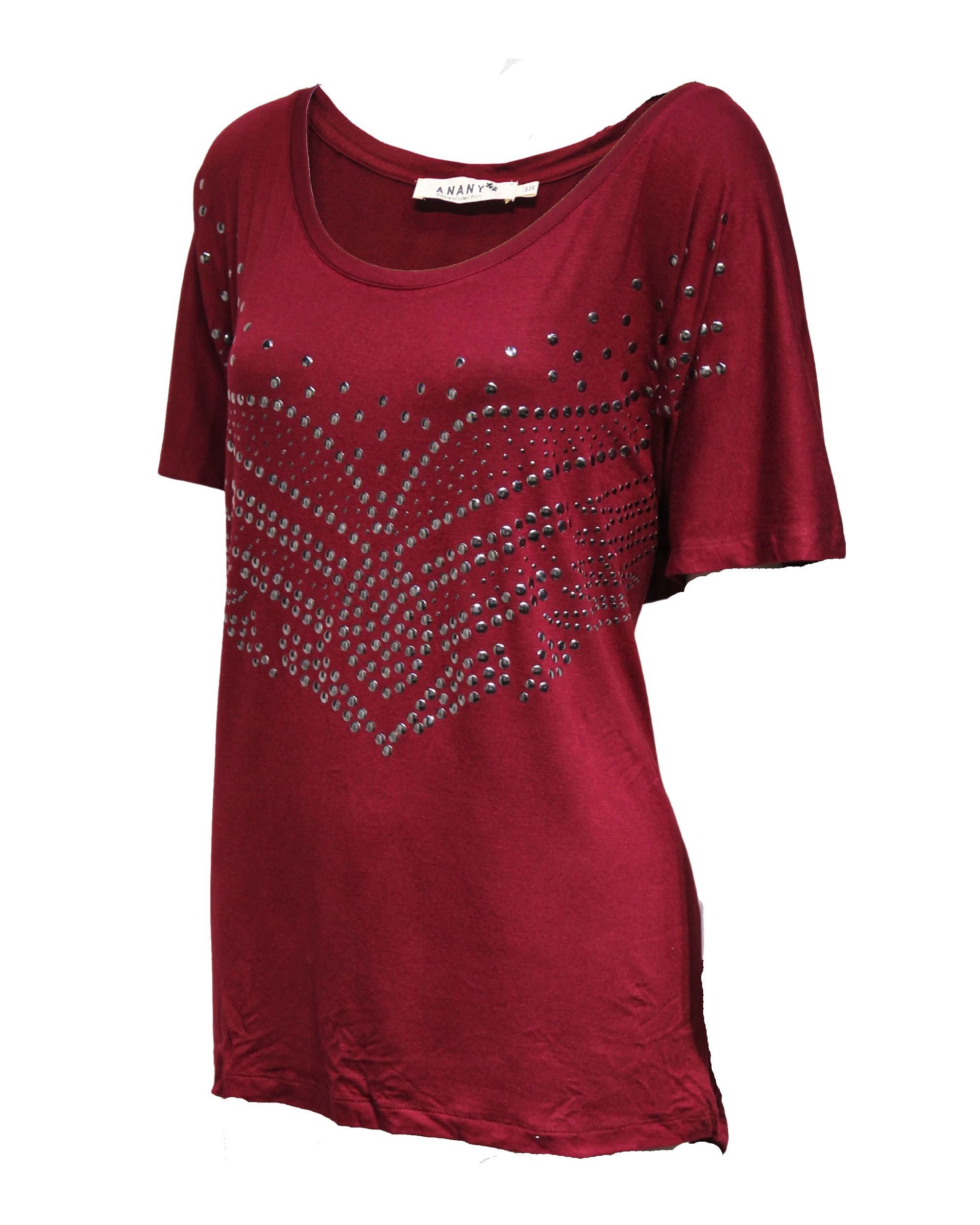 Camiseta con tachuelas