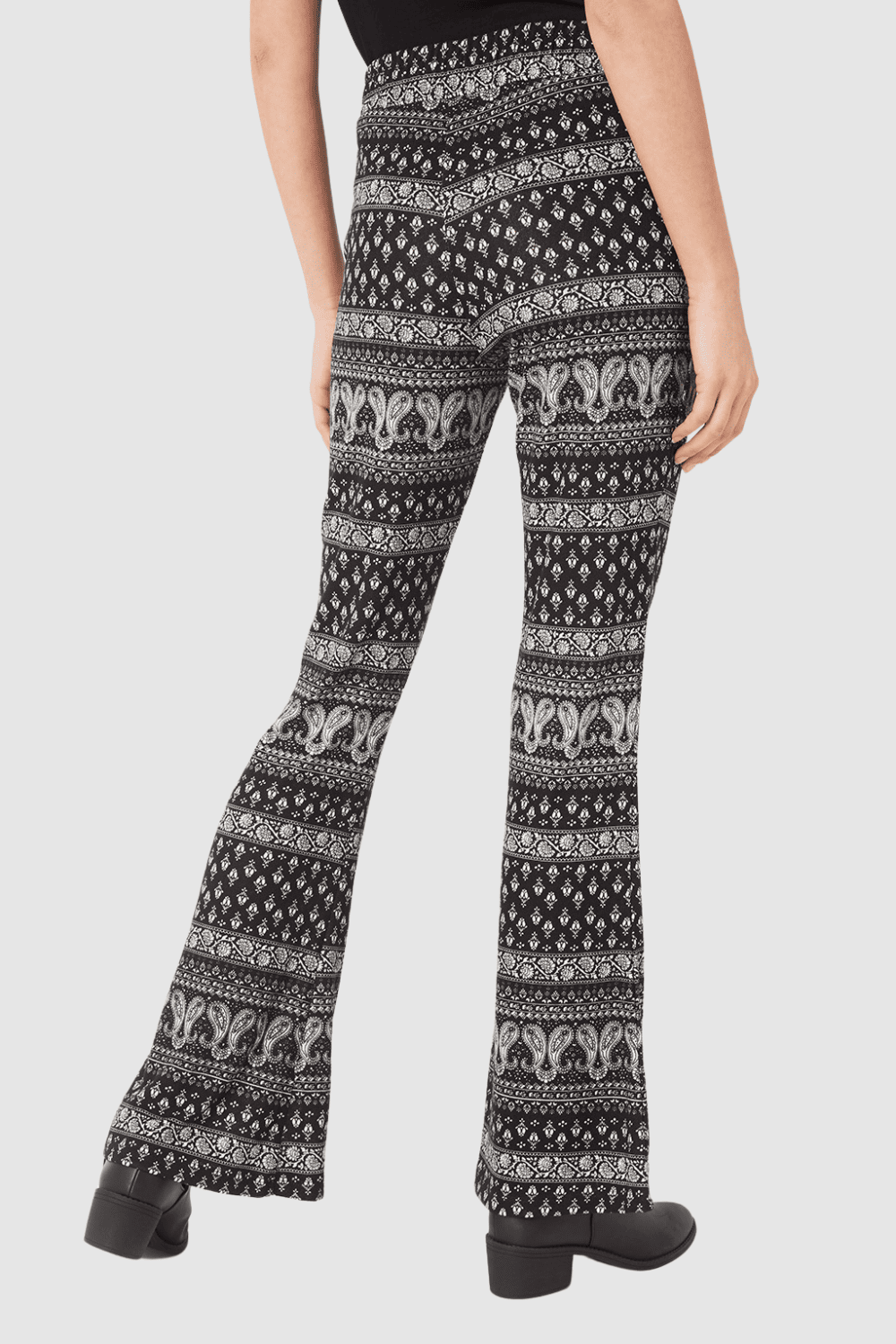 Pantalón palazzo, trousers estilo bohemio, diseño floral blanco y negro, tejido suave, corte amplio, look urbano y casual, talla 38, elegante y cómodo, varias combinaciones, versátil ✅Entrega 24/48h