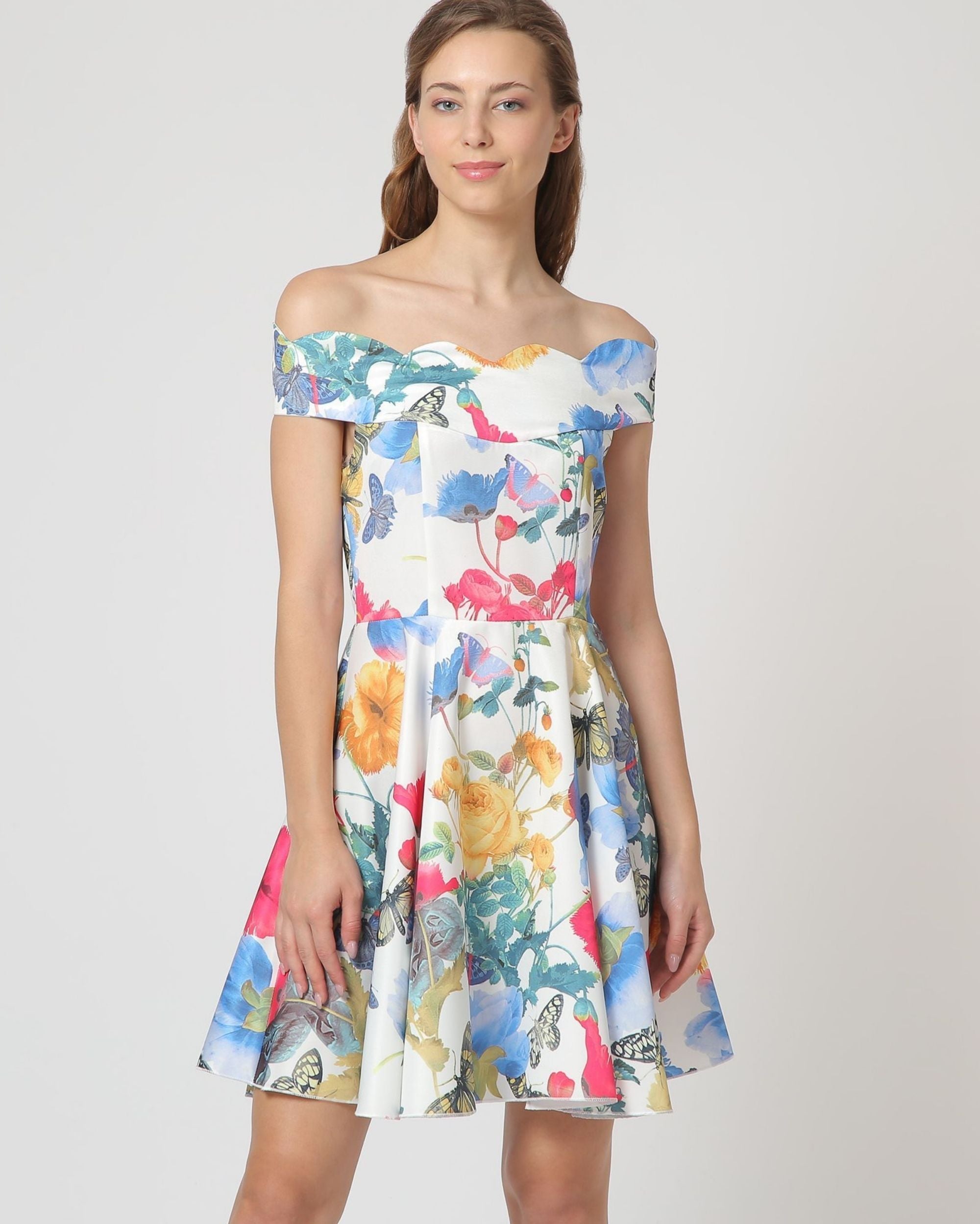Vestido corto, dress, outfit, hombros descubiertos, estampado flores acuarela, falda evasé, tejido ligero, elegante y versátil, color blanco multicolor, talla 40, ideal eventos día y noche, cómodo, sofisticado ✅Entrega 24/48h