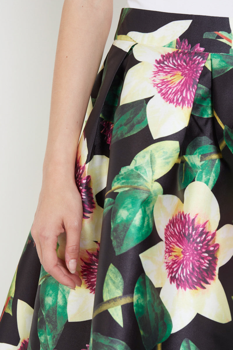 Falda midi elegante satinada floral tropical, skirt outfit, diseño amplio cómodo, fondo negro, ideal oficina eventos, sofisticada moderna, talla 38, fresca y versátil, estampado llamativo, ✅Entrega 24/48h