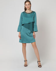 Vestido elegante satinado outfit dress diseño asimétrico cuello joya manga campana corte recto estilo sofisticado color verde petróleo talla 38 cómodo versátil ideal eventos fiestas accesorios ✅Entrega 24/48h