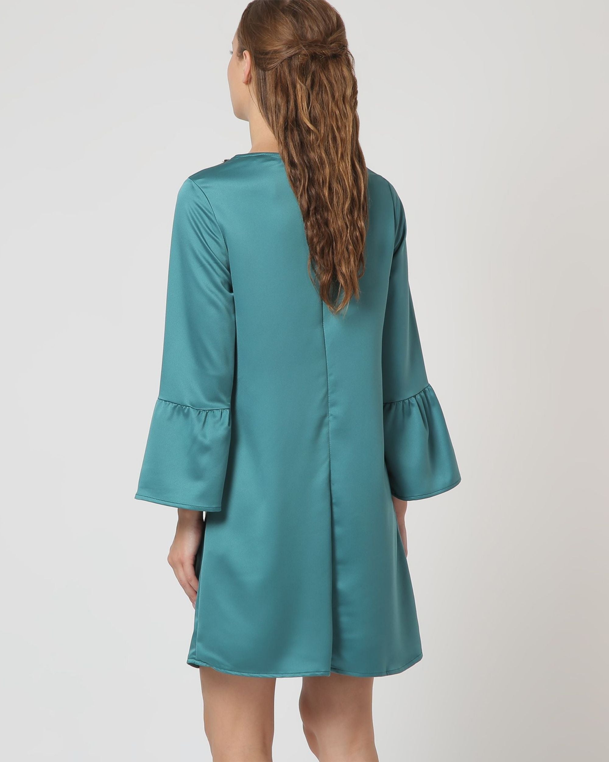 Vestido elegante satinado outfit dress diseño asimétrico cuello joya manga campana corte recto estilo sofisticado color verde petróleo talla 38 cómodo versátil ideal eventos fiestas accesorios ✅Entrega 24/48h