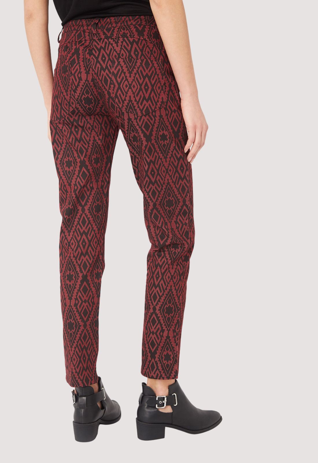 Pantalón mujer slim fit, pants estampado geométrico, tiro medio, tejido suave, corte entallado, estilo sofisticado, burdeos, talla 38, cómodo, versátil oficina y salidas, beneficios elegancia y confort, ✅Entrega 24/48h