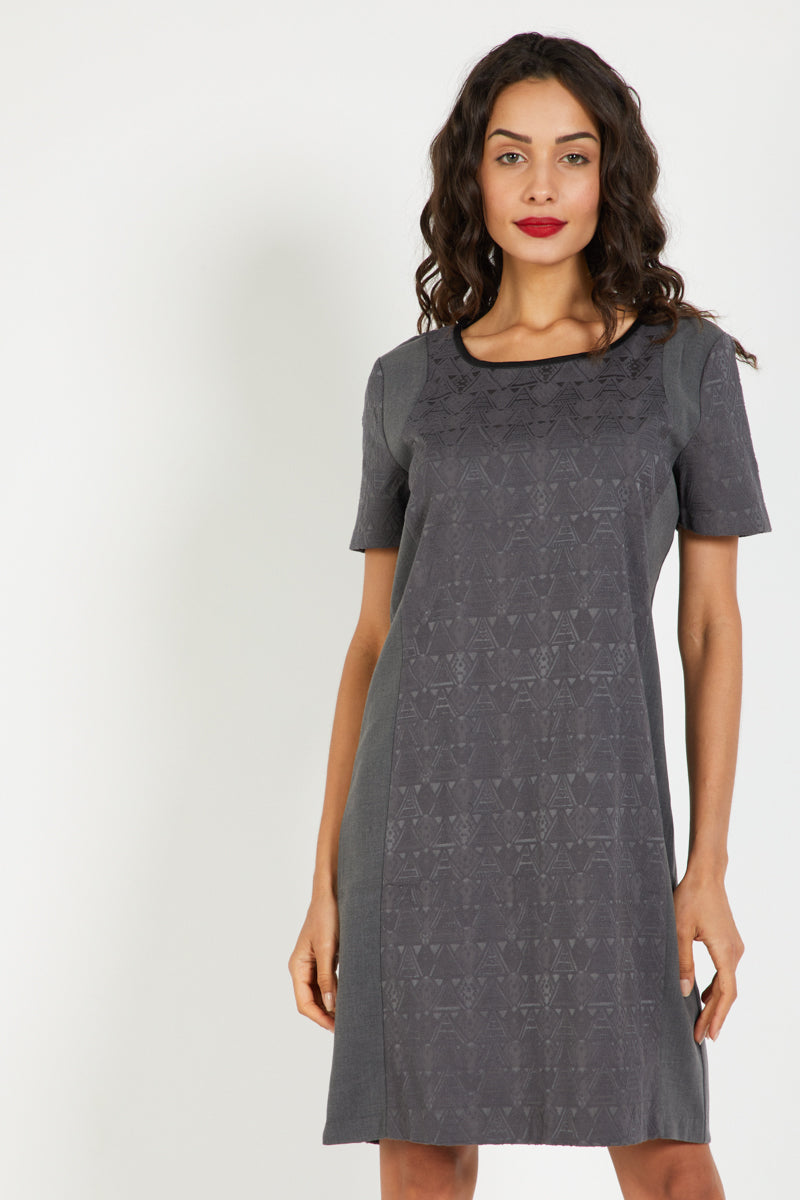 Vestido corto mujer, dress Anany AN-130134 manga corta, cuello redondo, bordado elegante, cierre cremallera trasera, cómodo, estilo casual elegante, color gris, talla 38 ✅Entrega 24/48h