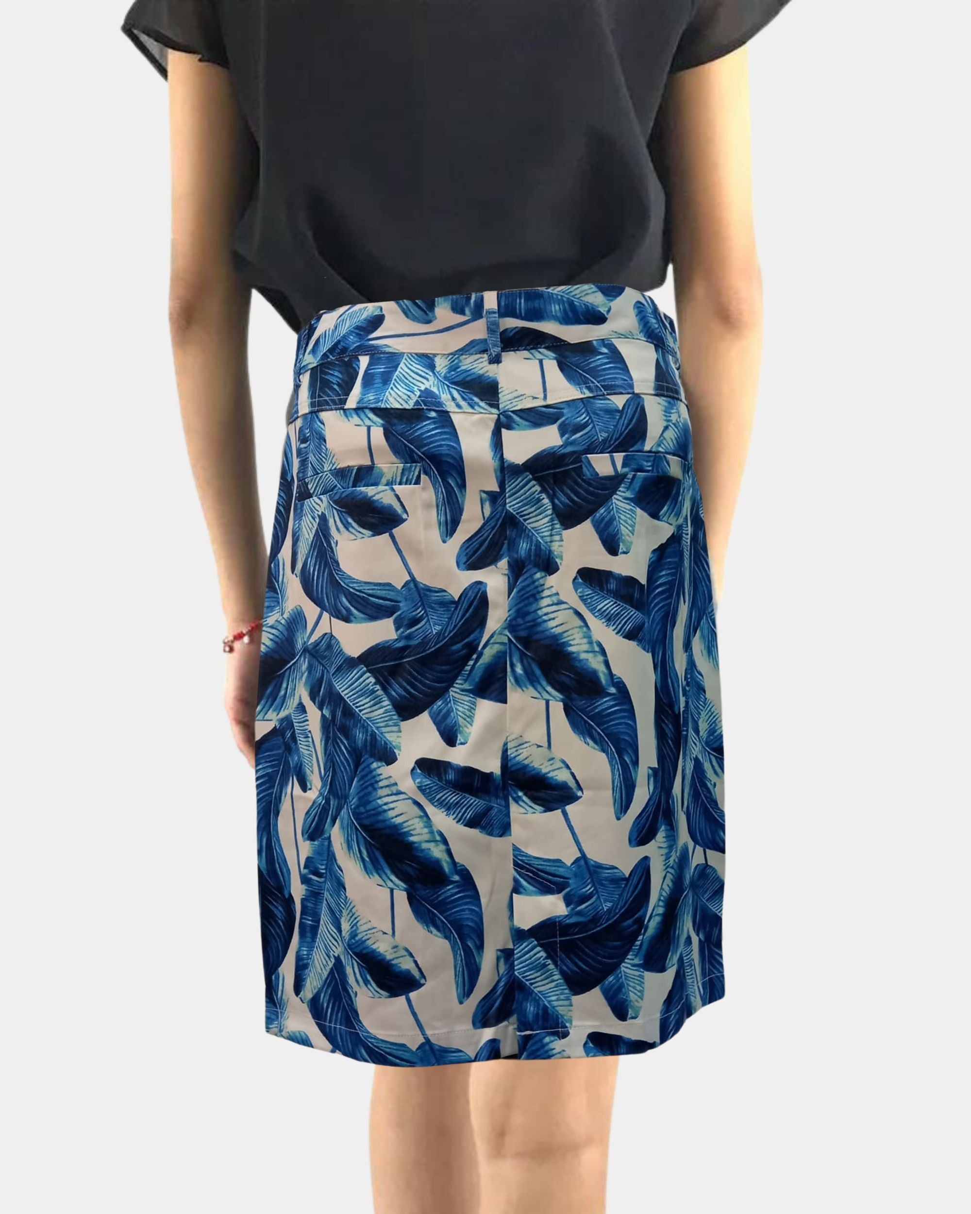 Falda lápiz, recta, pencil skirt, estampado hojas tropicales, talle alto, botón decorativo, fresca, ligera, azul, fondo claro, ideal oficina, evento, casual, talla 38, combina fácil, 38 colores disponibles, ✅Entrega 24/48h