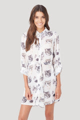 Vestido camisero mujer, chemise, dress, estampado gatos original, manga tres cuartos, tela ligera, corte relajado, estilo casual, color blanco, talla 38, cómodo y versátil, ideal look urbano ✅Entrega 24/48h
