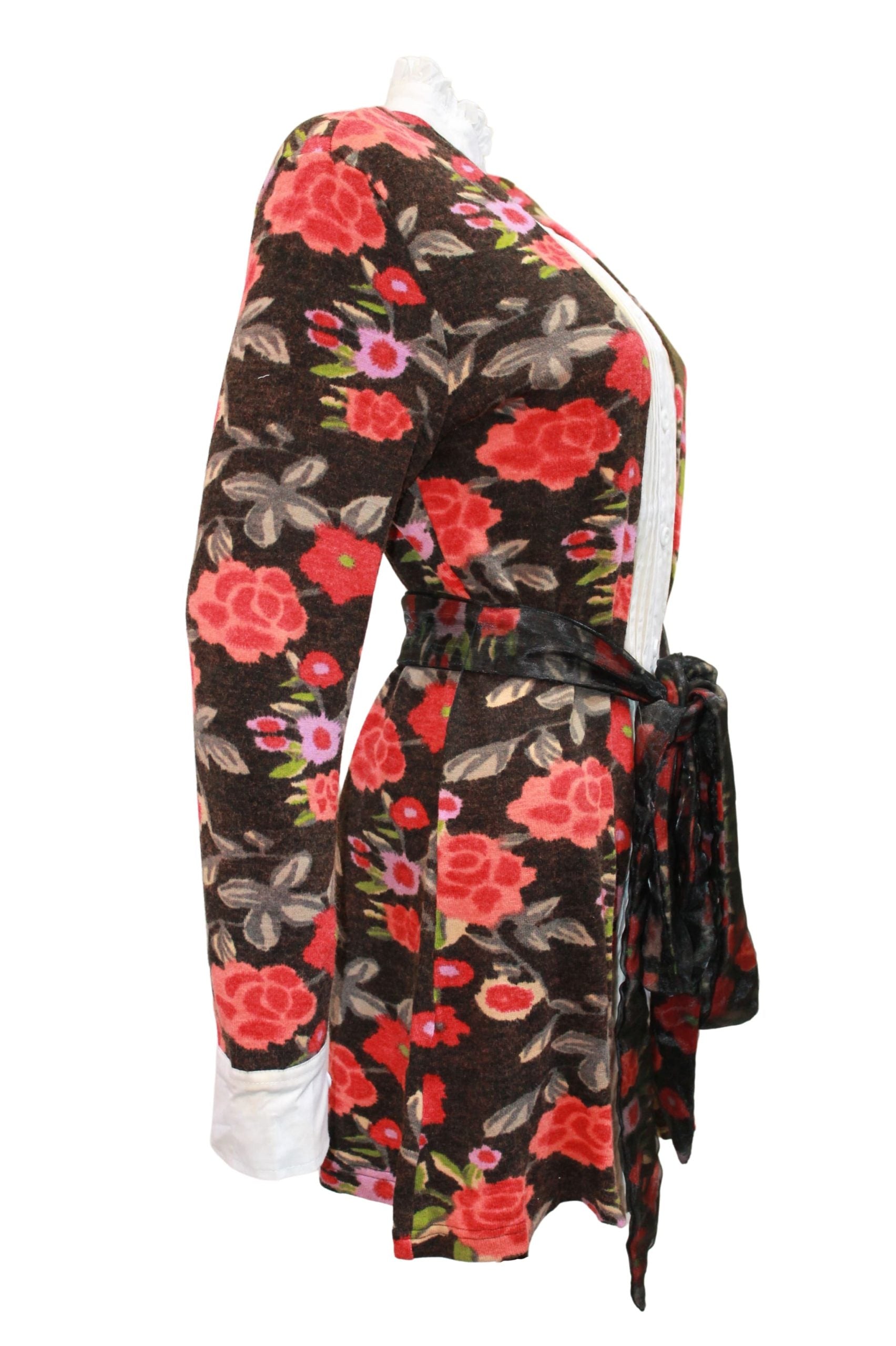 Blusa larga femenina floral marrón, camisa cuello mao, botonadura frontal, lazo cinturón ajustable, manga larga, estilo elegante casual, tallas 36, tejido suave cómodo, colores disponibles, ideal jeans faldas ✅Entrega 24/48h