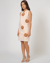 Vestido recto bordado mujer, dress sin mangas cuello tunecino corte entallado, diseño elegante, forro interior, cierre lateral, color beige, talla 38, cómodo y versátil ✅Entrega 24/48h