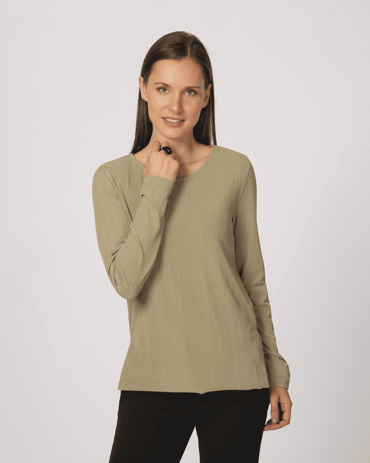 Blusa mujer manga larga elegante, top plisado, textura ligera, corte recto, versátil, talla 38, ideal oficina y casual, fácil de combinar, color verde oliva, cómoda y sofisticada ✅Entrega 24/48h