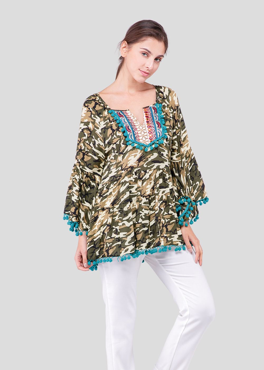 Blusa fluida mujer estampado camuflaje viscosa, camisa ligera, manga 7/8 avolantada, cuello redondo, pompones y detalles decorativos, cómoda y versátil, talla 38, verde ✅Entrega 24/48h