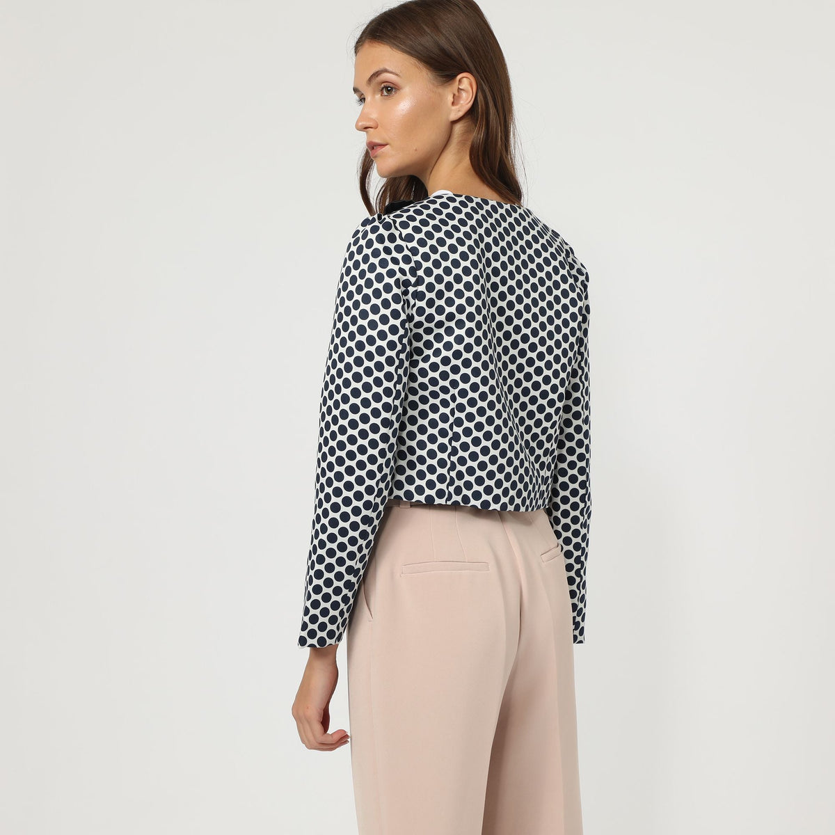 Blazer mujer, chaqueta corta tipo bolero, diseño lunares azul marino y blanco, manga larga, estilo elegante y moderno, perfecta urbana y oficina, talla 38, suave y cómoda. ✅Entrega 24/48h