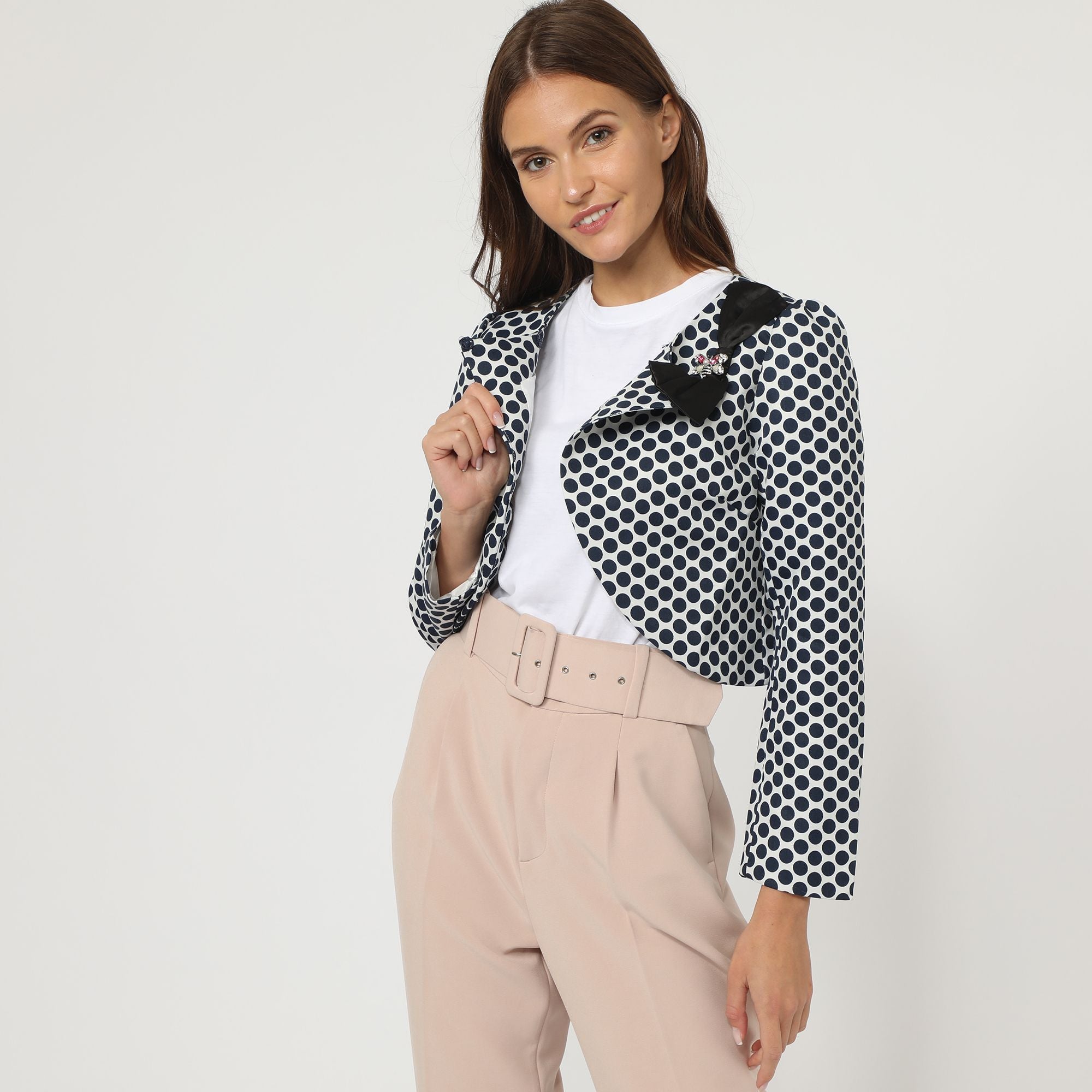 Blazer mujer, chaqueta corta tipo bolero, diseño lunares azul marino y blanco, manga larga, estilo elegante y moderno, perfecta urbana y oficina, talla 38, suave y cómoda. ✅Entrega 24/48h