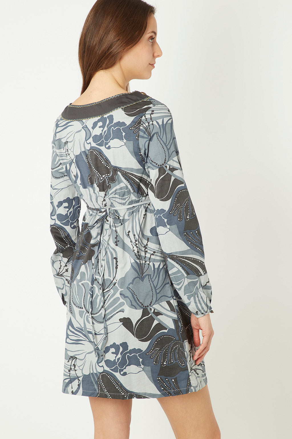 Vestido corto floral licra mujer, manga larga, escote pico bordado, botones decorativos, cintura elástica ajustable, modelo AN-L2699, talla 36, cómodo versátil elegante, gris ✅Entrega 24/48h