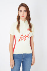 Camiseta mujer manga corta cremallera logo vintage letras, algodón suave, diseño urbano, corte regular, color beige, detalles rojo, talla L, cómoda y versátil, ideal jeans y looks informales ✅Entrega 24/48h