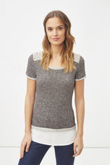 Blusa casual mujer, top, playera, detalles aplicaciones en hombros, manga corta, tejido suave, cómodo, versátil, ideal oficina o diario, gris, tallas M/L, look moderno, sofisticado, ✅Entrega 24/48h