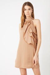 Vestido elegante corto raso mujer, dress sin mangas, cuello halter, volante decorativo, forro interior, abertura trasera, diseño liso, suave y versátil, modelo CA0025-CX, talla L, color beige, cómodo y sofisticado ✅Entrega 24/48h