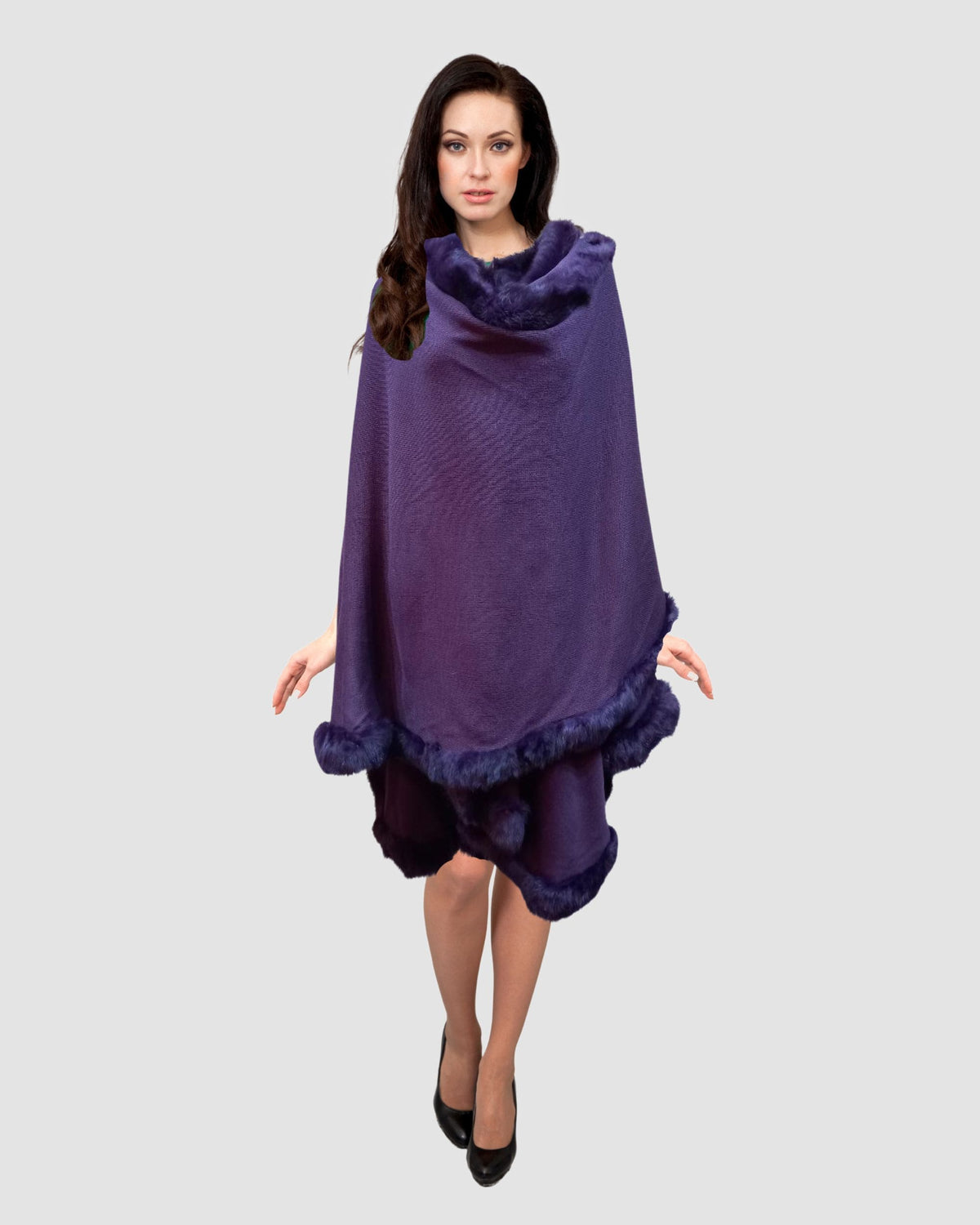 Capa mujer punto, poncho elegante, ribete pelo sintético, corte amplio, talla única, moda otoño/invierno, cómoda y sofisticada, color violeta, outfit versátil para frío ✅Entrega 24/48h