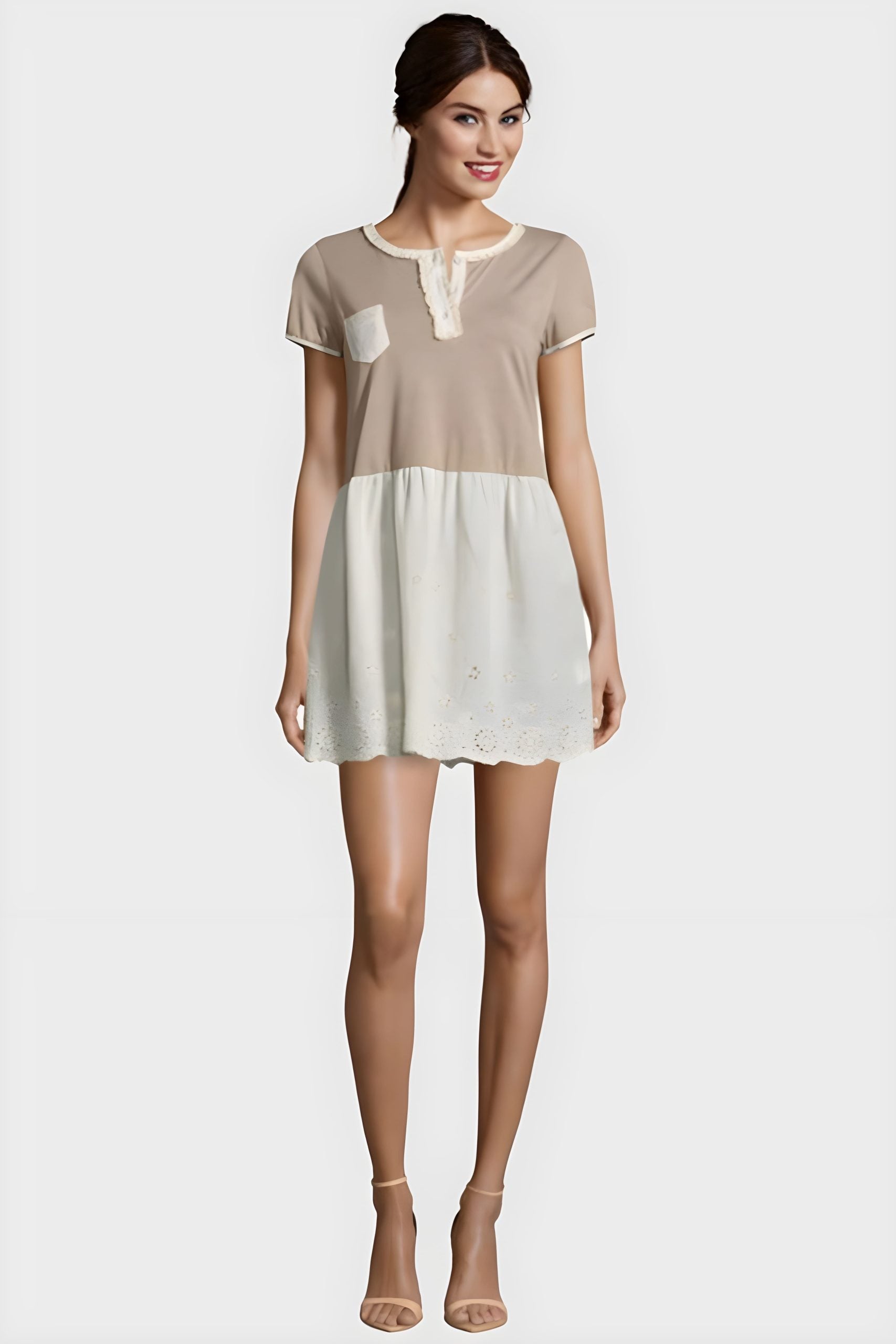 Vestido combinado mujer, dress bicolor, modelo CI-030031, tela ligera, corte recto, cuello redondo, manga corta, detalles bordados, colores beige y crema, tallas S/M, cómodo y versátil ✅Entrega 24/48h