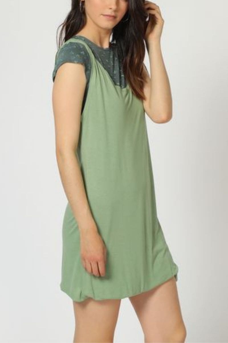 Vestido mini casual, dress superpuesto, tela suave, manga corta, cuello redondo, estilo minimalista, cómodo, color verde, talla L, ideal días urbanos, brunch, paseos, fácil de combinar✅Entrega 24/48h