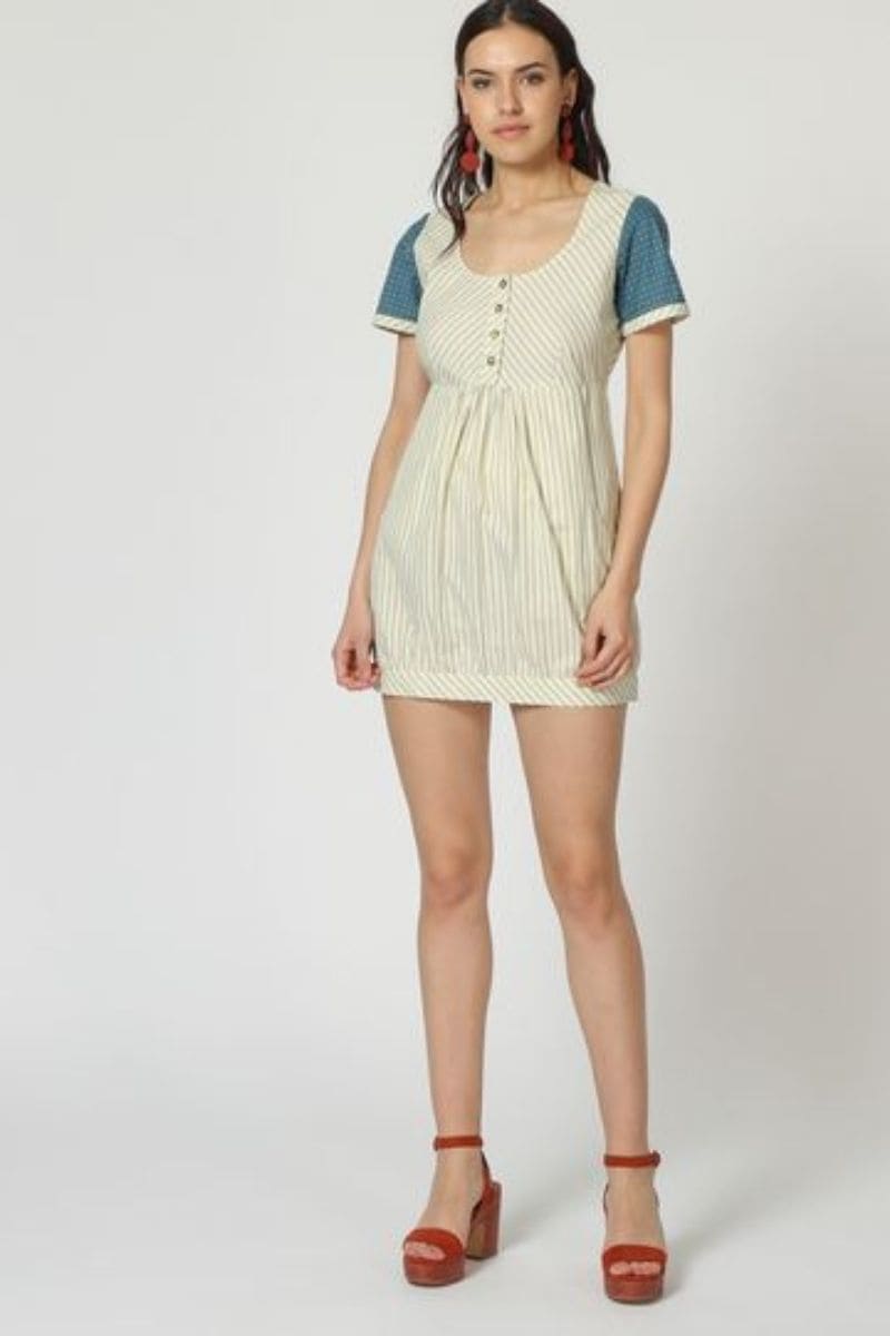 Vestido corto mujer, dress rayas beige, botones frontales, mangas contraste azul, algodón cómodo, escote redondo, estilo bohemio casual, tallas XS, look fresco urbano, versátil para diario ✅Entrega 24/48h