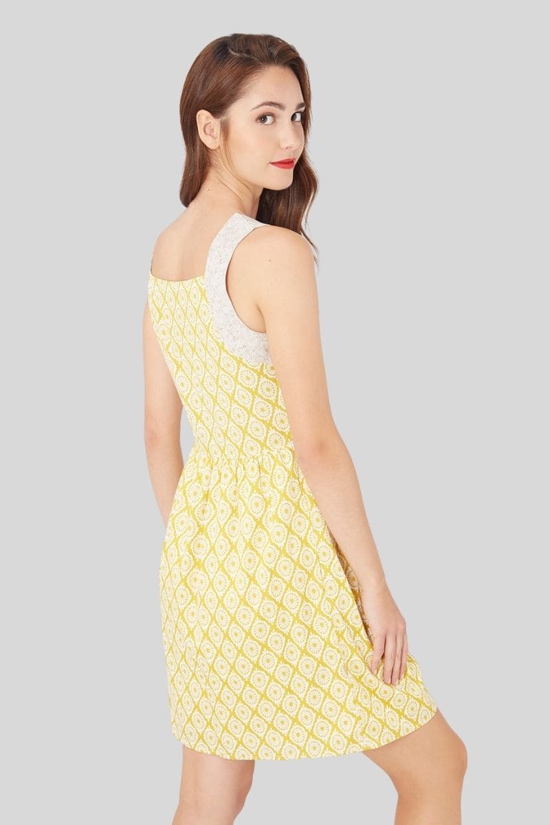 Vestido sin mangas mujer, dress geométrico casual, tela suave, corte corto, ideal verano, look urban, diseño favorecedor, color amarillo, talla L, fresco, versátil, moderno, outfit diario, cómodo, expresivo, ✅Entrega 24/48h