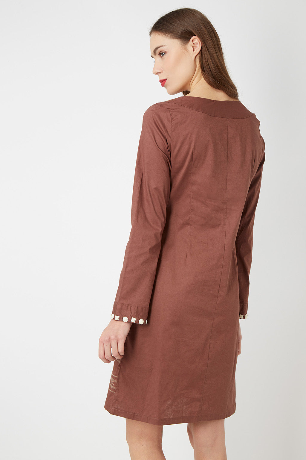 Vestido casual dress outfit bordado floral manga larga escote V algodón corte recto detalles perforados cómodo versátil urbano talla 36 marrón ✅Entrega 24/48h